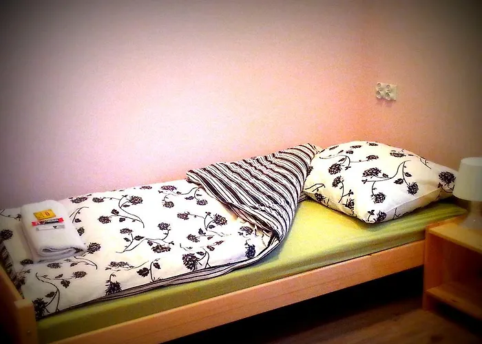 Hostel Puzzle - Jezyce *