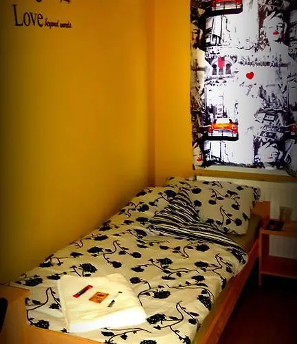 Hostel Puzzle - Jezyce *