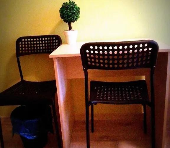 Hostel Puzzle - Jezyce