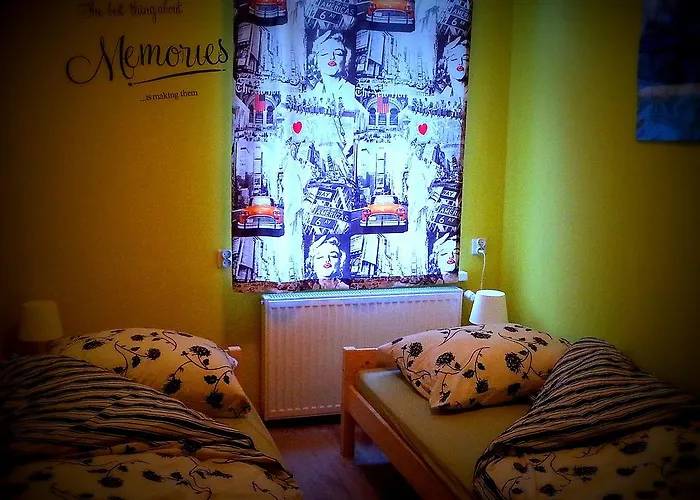 Hostel Puzzle - Jezyce *