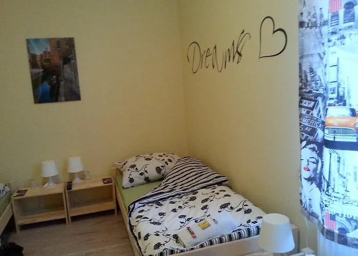 Hostel Puzzle - Jezyce