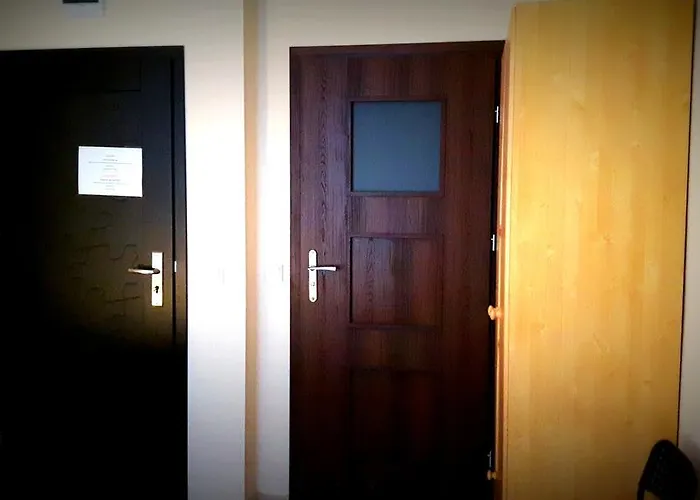 Hostel Puzzle - Jezyce *